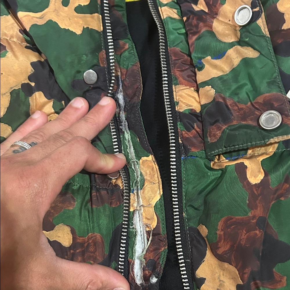 Off-White Kids Camouflage Puffer Jacket - Picture 8 of 8